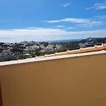 Lovely 1bdr Penthouse With Sea View - Apartman