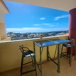 Lovely 1bdr Penthouse With Sea View - Apartman