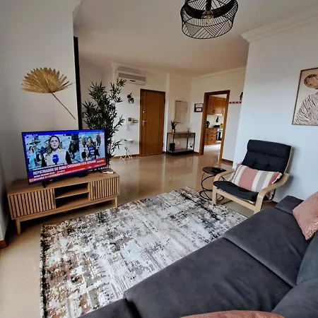 Lovely 1bdr Penthouse With Sea View - Apartment